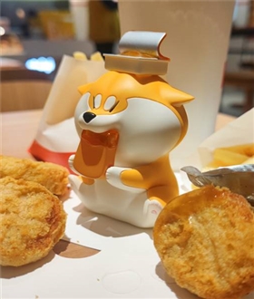 Achai Wolfberry Series 4 - Supreme Fast Food: Burgers, Chicken Nuggets, Ice Cream