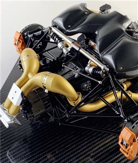 Koenigsegg-one1-engine-local-gold-special-edition-16