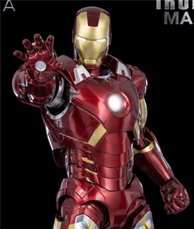 Marvel Studios: The Infinity Saga DLX Iron Man Mark 7