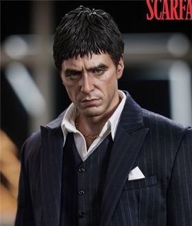 Tony-Montana-played-by-Al-Pacino-14