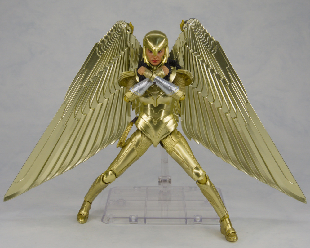 Official Preview SHF WONDER WOMAN Wonder Woman GOLDEN ARMOR (WW84)