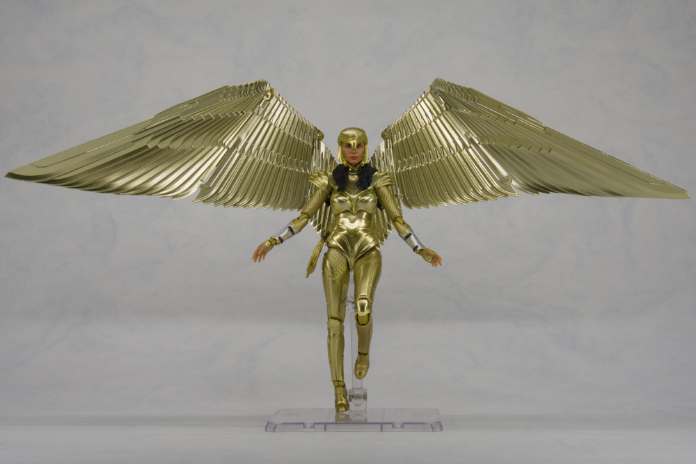 Official Preview SHF WONDER WOMAN Wonder Woman GOLDEN ARMOR (WW84)