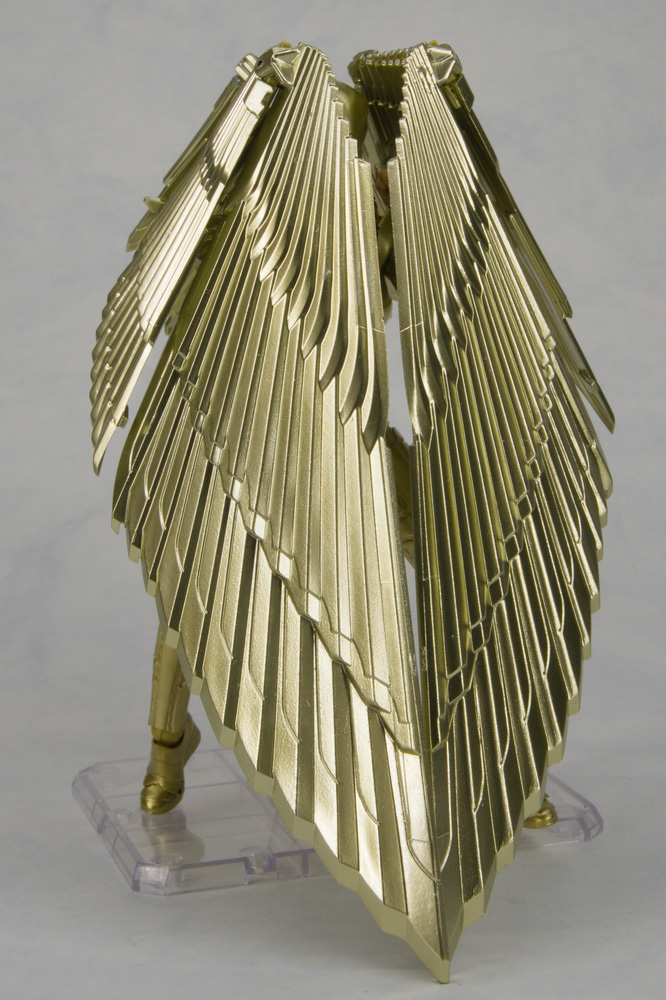 Official Preview SHF WONDER WOMAN Wonder Woman GOLDEN ARMOR (WW84)