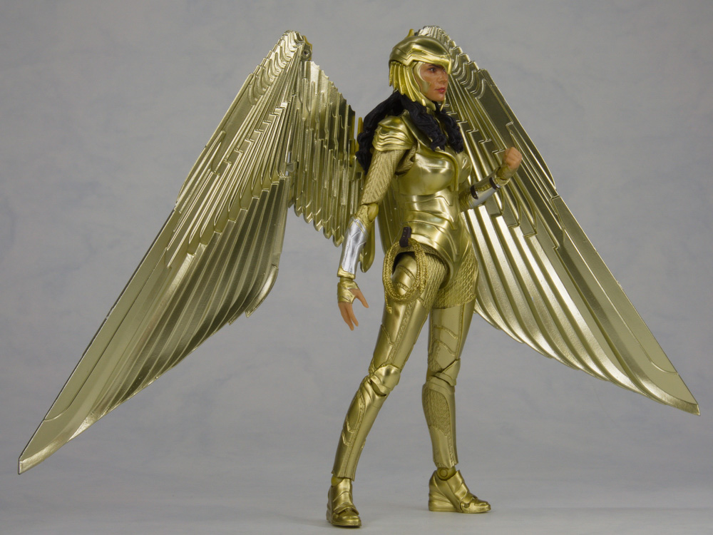 Official Preview SHF WONDER WOMAN Wonder Woman GOLDEN ARMOR (WW84)