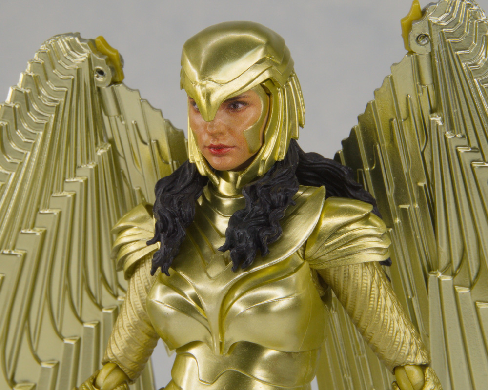 Official Preview SHF WONDER WOMAN Wonder Woman GOLDEN ARMOR (WW84)