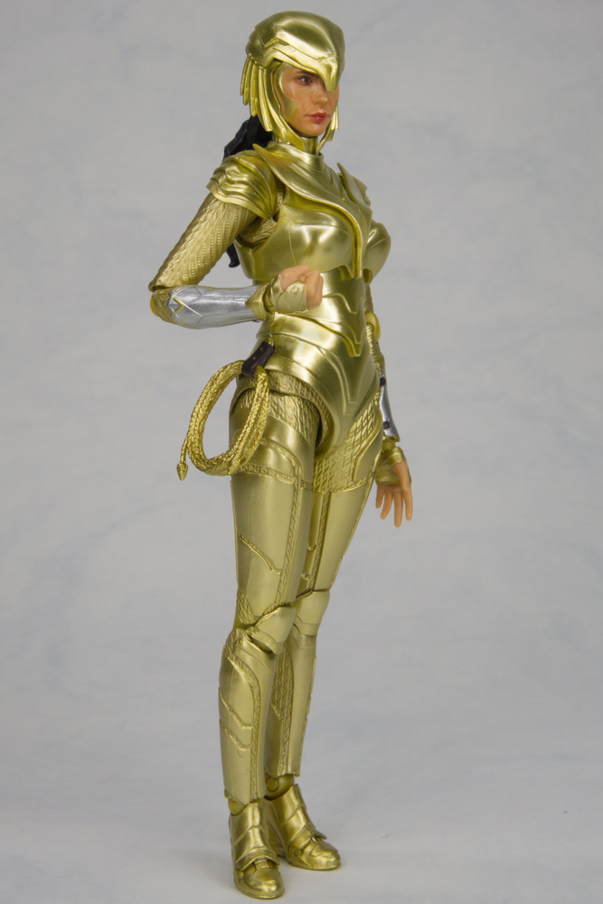 Official Preview SHF WONDER WOMAN Wonder Woman GOLDEN ARMOR (WW84)