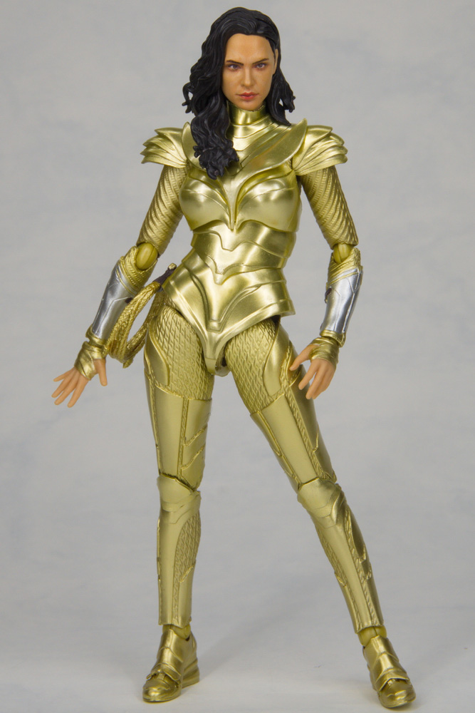 Official Preview SHF WONDER WOMAN Wonder Woman GOLDEN ARMOR (WW84)