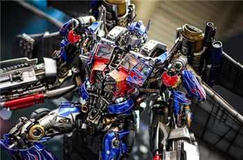 เปรียบเทียบขนาด Transformers Jet Wing Optimus Prime