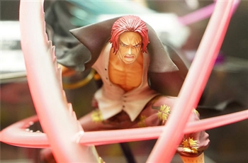 ภาพถ่ายจริงของสินค้าตัวอย่าง แชงคูส จาก One Piece 