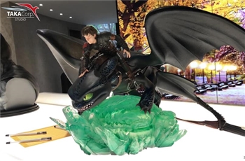 ชมภาพถ่ายสินค้าจริง How To Train Your Dragon: Hiccup & Toothless