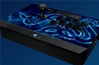 PANTHERA คอนโทรลเลอร์สำหรับเกมส์ต่อสู้ที่เล่นได้ทั้งเครื่อง PS4 / PS3 / PC
