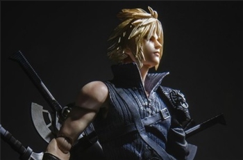 เอาภาพสวย ๆ ของ PlayArts - Cloud Strife จาก Final Fantasy VII มาฝาก