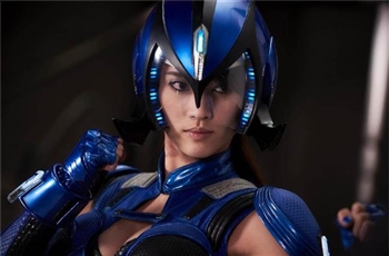 มิกิ ฮาระ โชว์ชุดคอสตูมในภาพยนต์ไลฟ์-แอ็คชั่น Hurricane Polymar