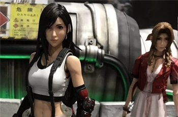 ชมฟิกเกอร์ Play Arts สวย ๆ ที่ Square Enix นำไปจัดแสดงในงาน San Diego International Comic Contest (SDCC) 2019