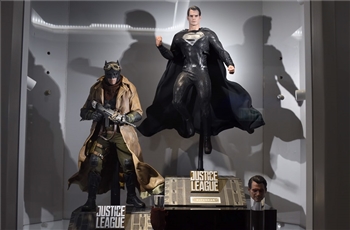 ภาพถ่ายสินค้าจริง Hot Toys Justice League - Superman + Batman Set