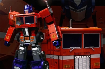 ไม่ธรรมดา กับหุ่น Optimus Prime ขยับได้ของ Hasbro