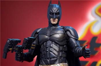 รีวิวภาพถ่ายจริง Hot Toys THE DARK KNIGHT TRILOGY BATMAN 1/4