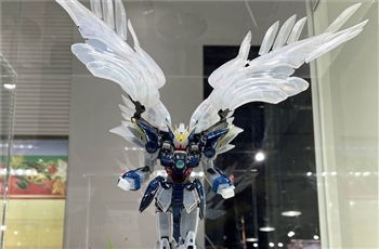 จัดว่าแจ่ม!! กับ Wing Gundam Zero EW Ver.Ka [Clear Color]