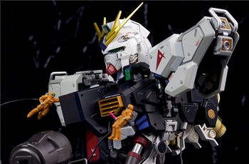 รีวิวทุกมุม กับพลาโมสุดงาม FORMANIAEX RX-93 VGUNDAM