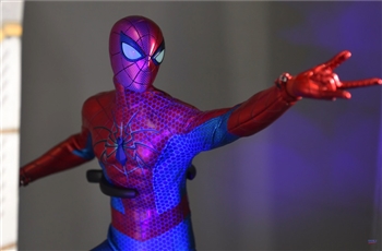 ภาพถ่ายสินค้าจริงของ Hot Toys - Spider Armor - MK IV Suit