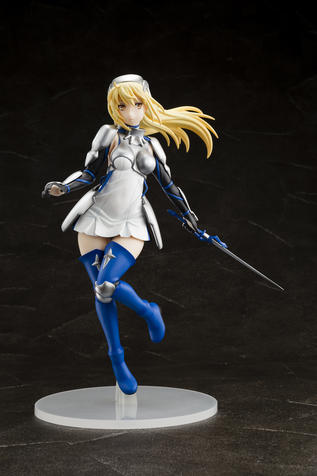 “DanMachi” Aiz Wallenstein by Genco