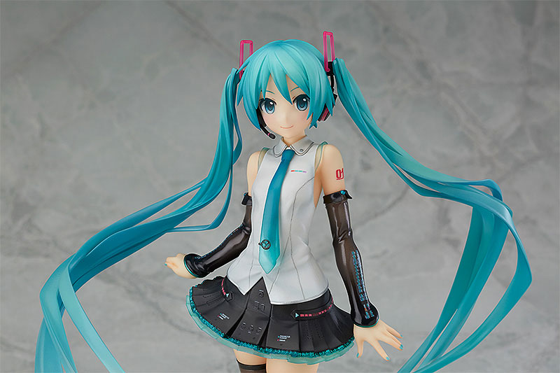 Character Vocal Series 01 - Hatsune Miku V4X 1/8 Complete Figure
