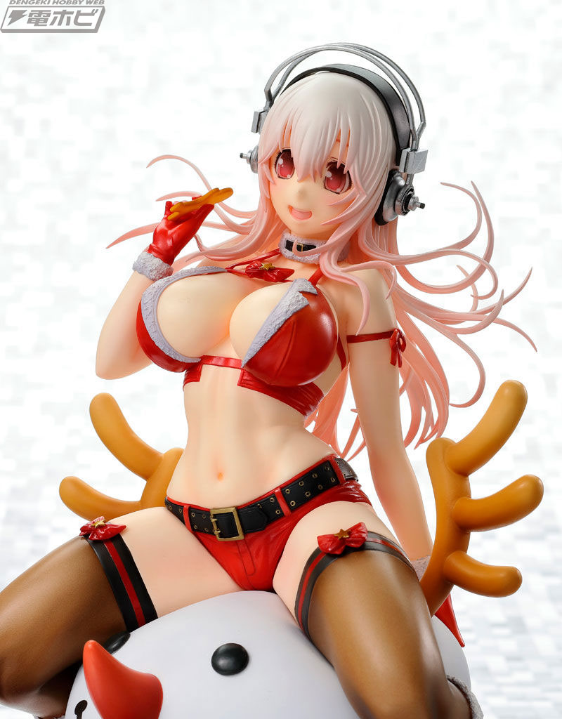 Super Sonico Christmas Ver. 1/7 Complete Figure