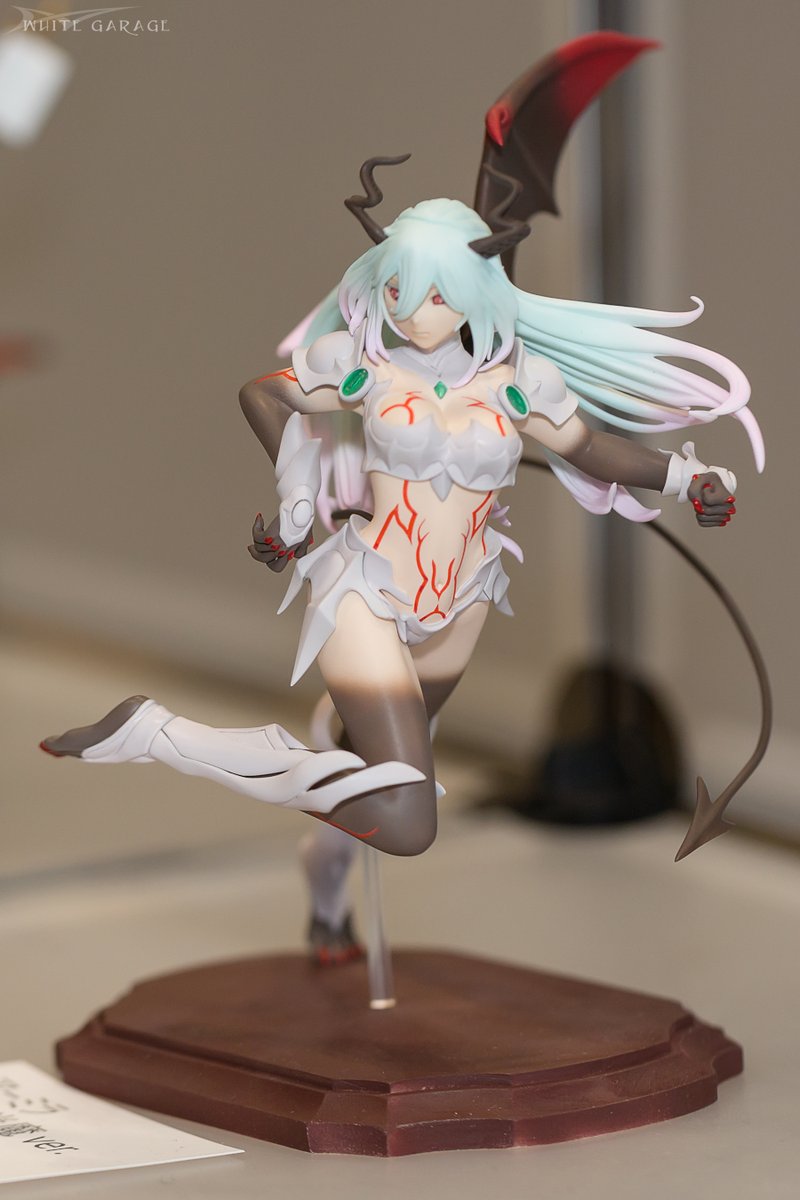 Armira of cyanoacrylate