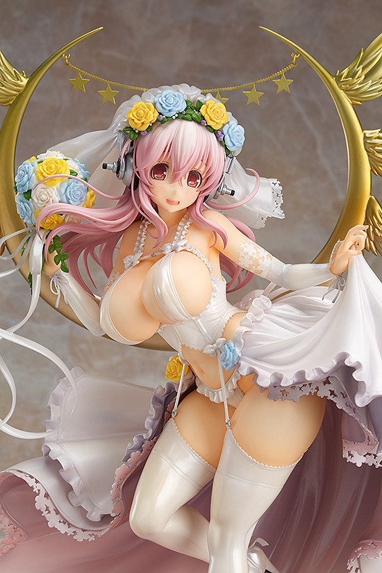 Super Sonico 10th Anniversary Wedding ver. by Good Smile Company