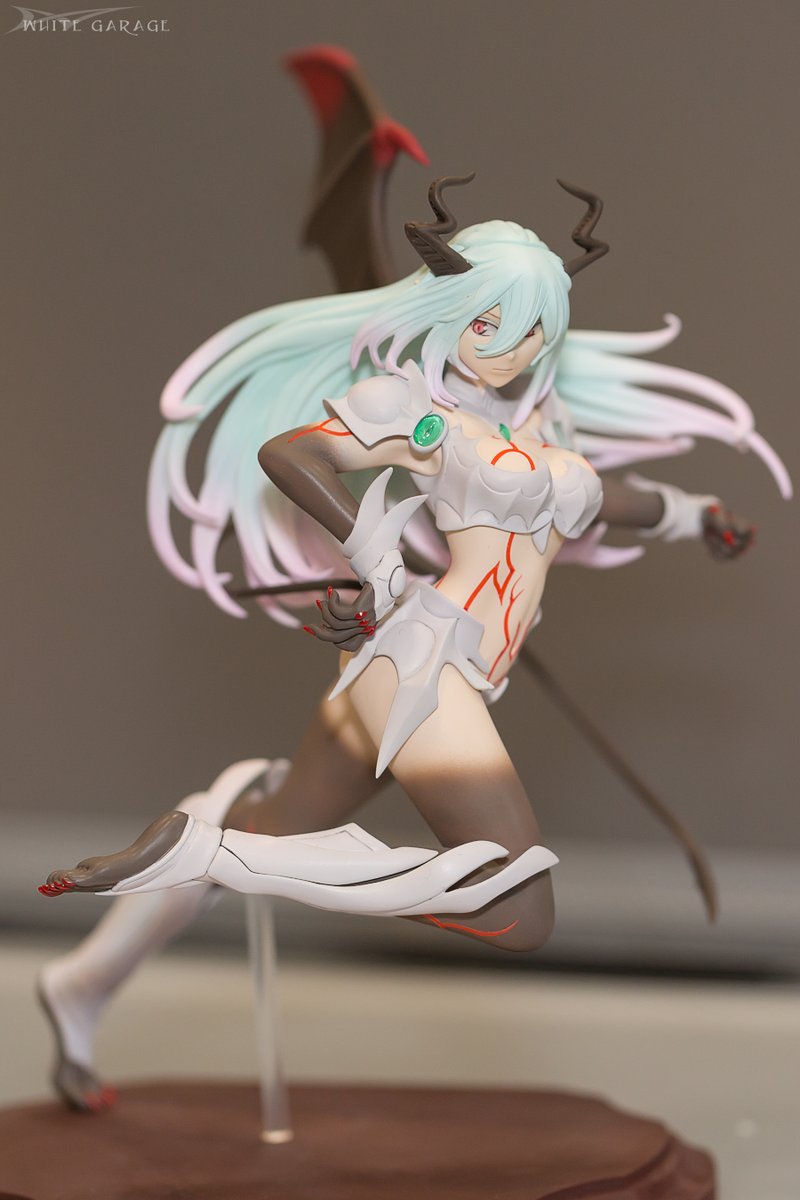 Armira of cyanoacrylate