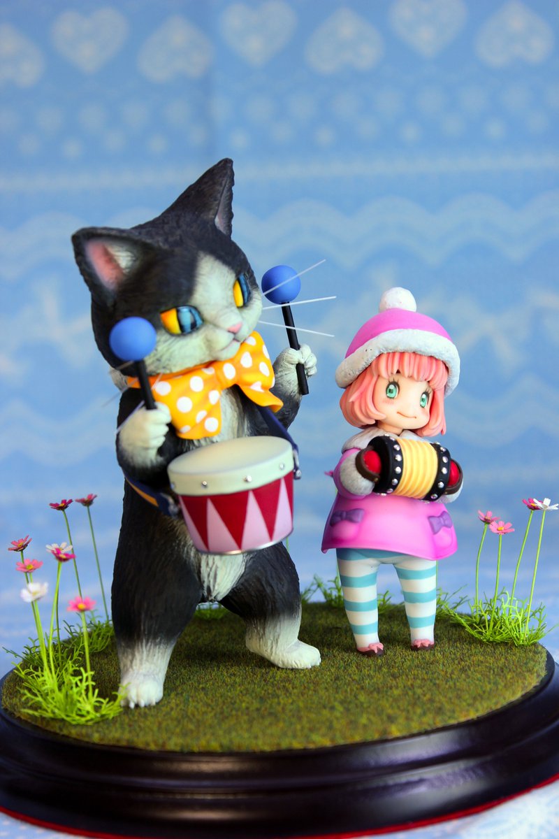 Momo and a cat from Lion in March