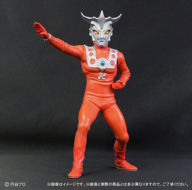 Real master collection - Ultraman Leo and Astra