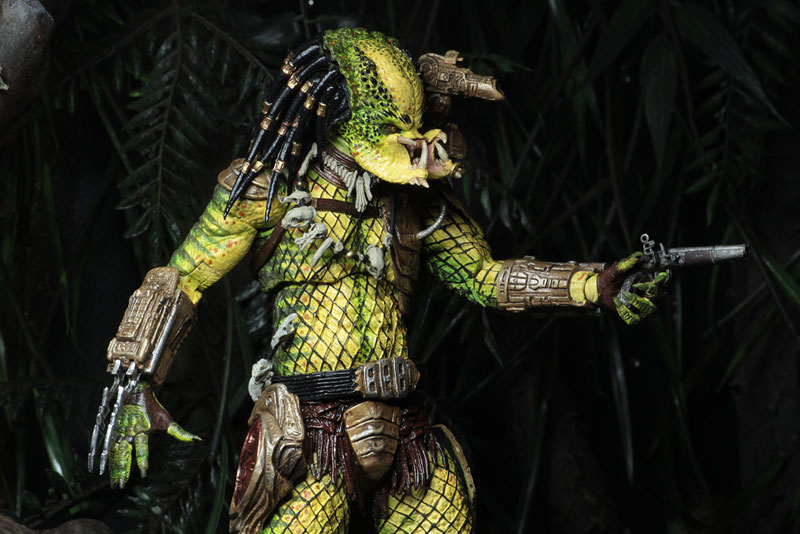 Predator: 1718 - Golden Angel Elder Predator Ultimate 7 Inch Action Figure