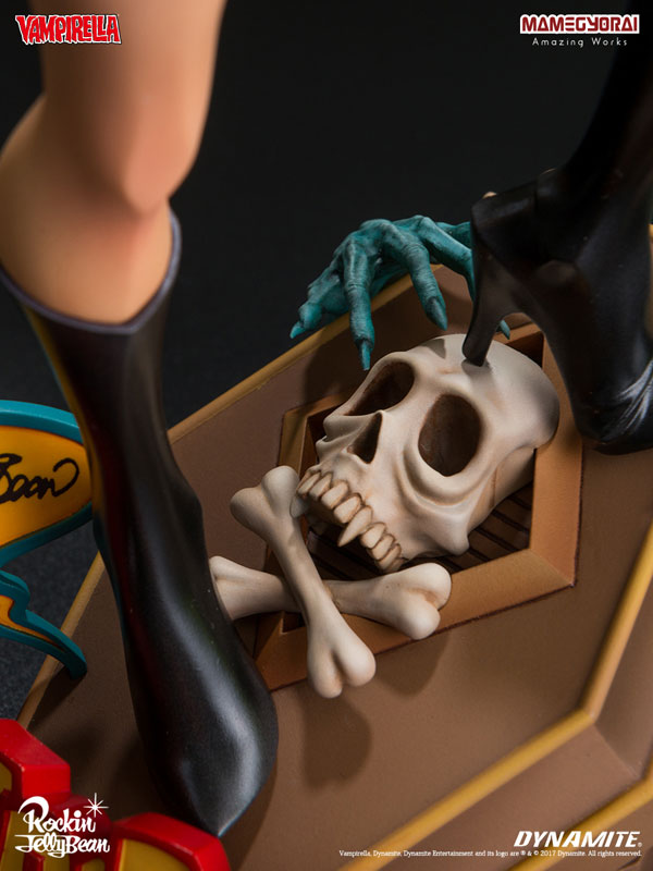 Super Mixture Model vol.3 - Dynamite vs. Rockin' Jelly Bean: Vampirella