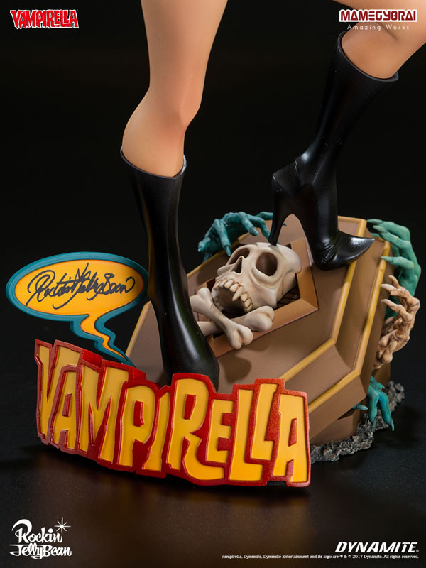 Super Mixture Model vol.3 - Dynamite vs. Rockin' Jelly Bean: Vampirella