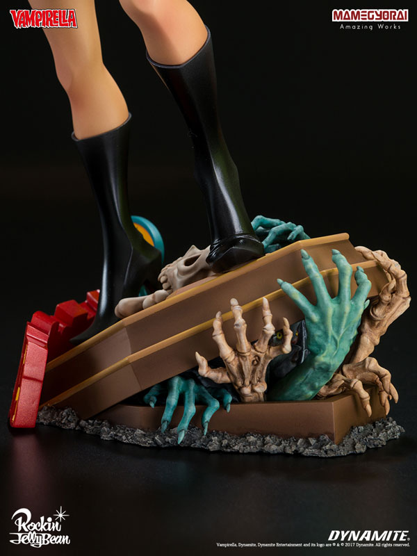 Super Mixture Model vol.3 - Dynamite vs. Rockin' Jelly Bean: Vampirella