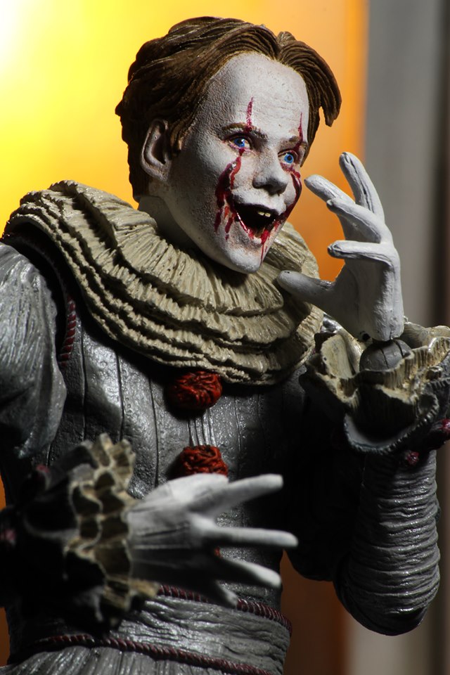 NECA IT: Chapter 2 (2019) Ultimate Pennywise Action Figure