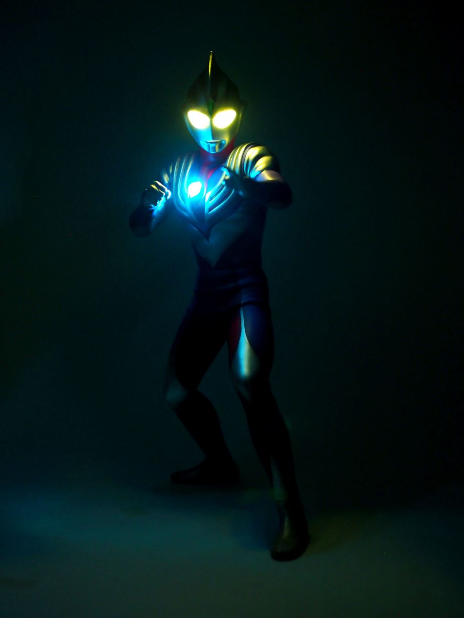 CCP 1/6 Ultraman Tiga Multi Type Ver. (Suit Actor Shunsuke Gondo Version)