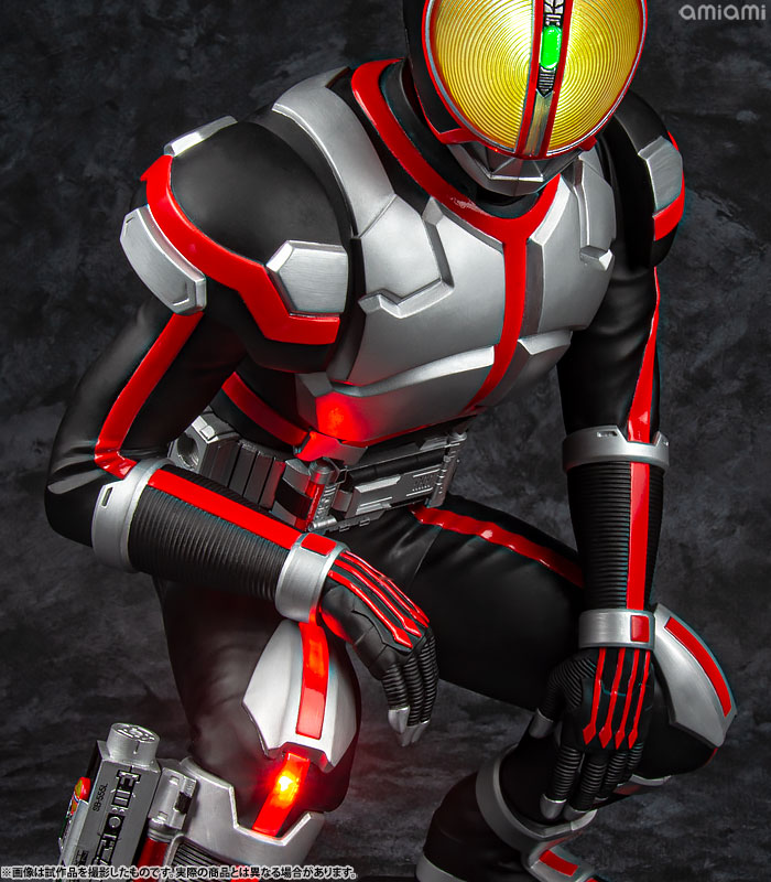 Ultimate Article Kamen Rider Faiz (MegaHouse)