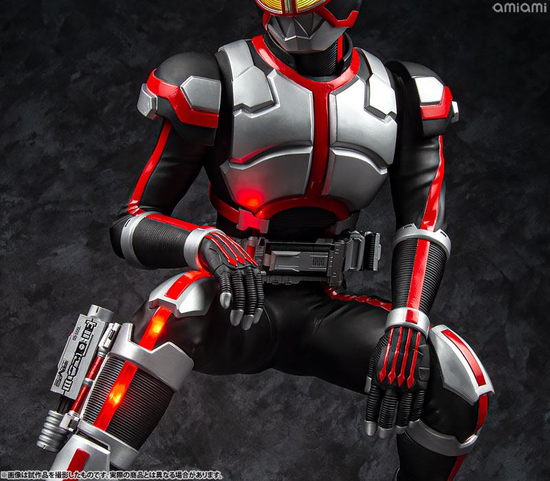 Ultimate Article Kamen Rider Faiz (MegaHouse)