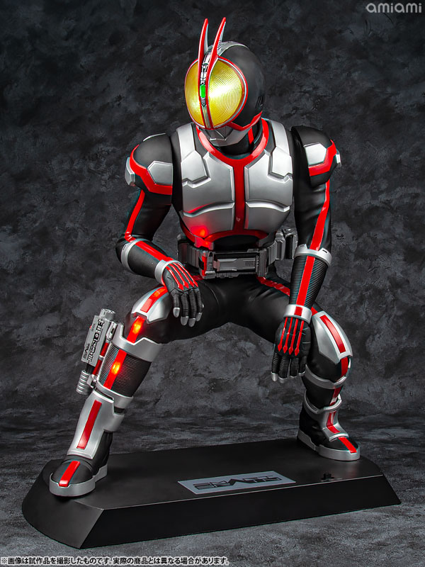 Ultimate Article Kamen Rider Faiz (MegaHouse)