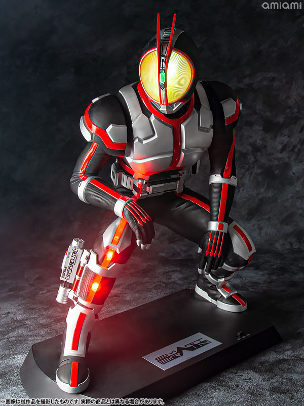 Ultimate Article Kamen Rider Faiz (MegaHouse)
