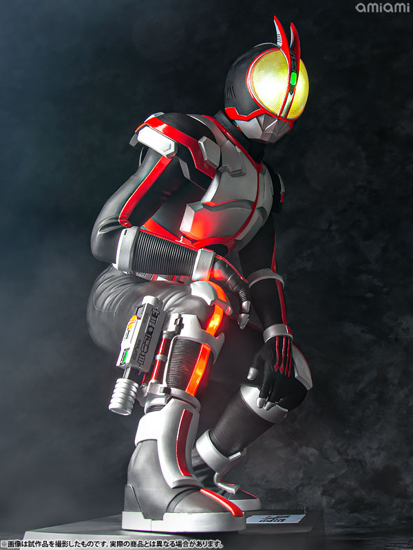 Ultimate Article Kamen Rider Faiz (MegaHouse)