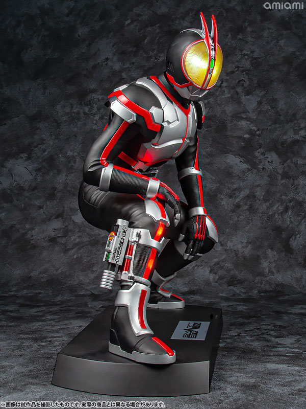 Ultimate Article Kamen Rider Faiz (MegaHouse)