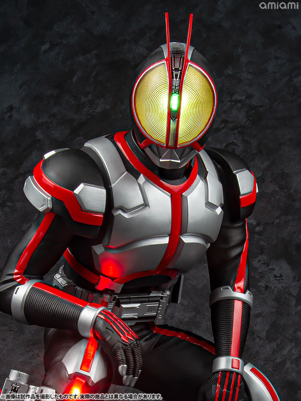 Ultimate Article Kamen Rider Faiz (MegaHouse)