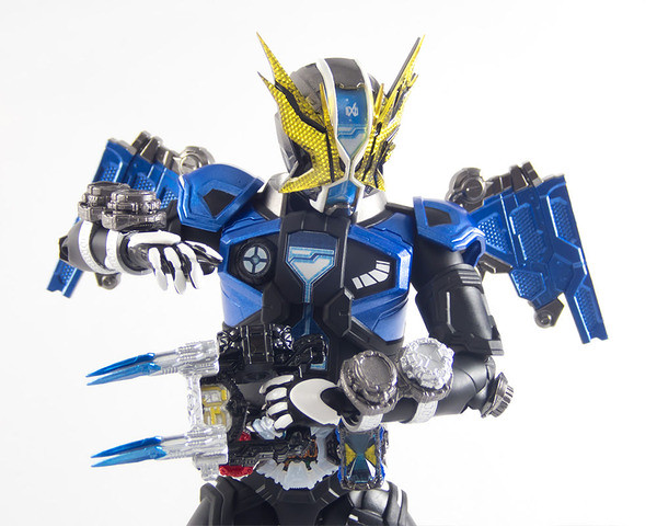 SHFiguarts Kamen Rider ZI-O Kamen Rider GEIZ REVIVE Real Savior Set