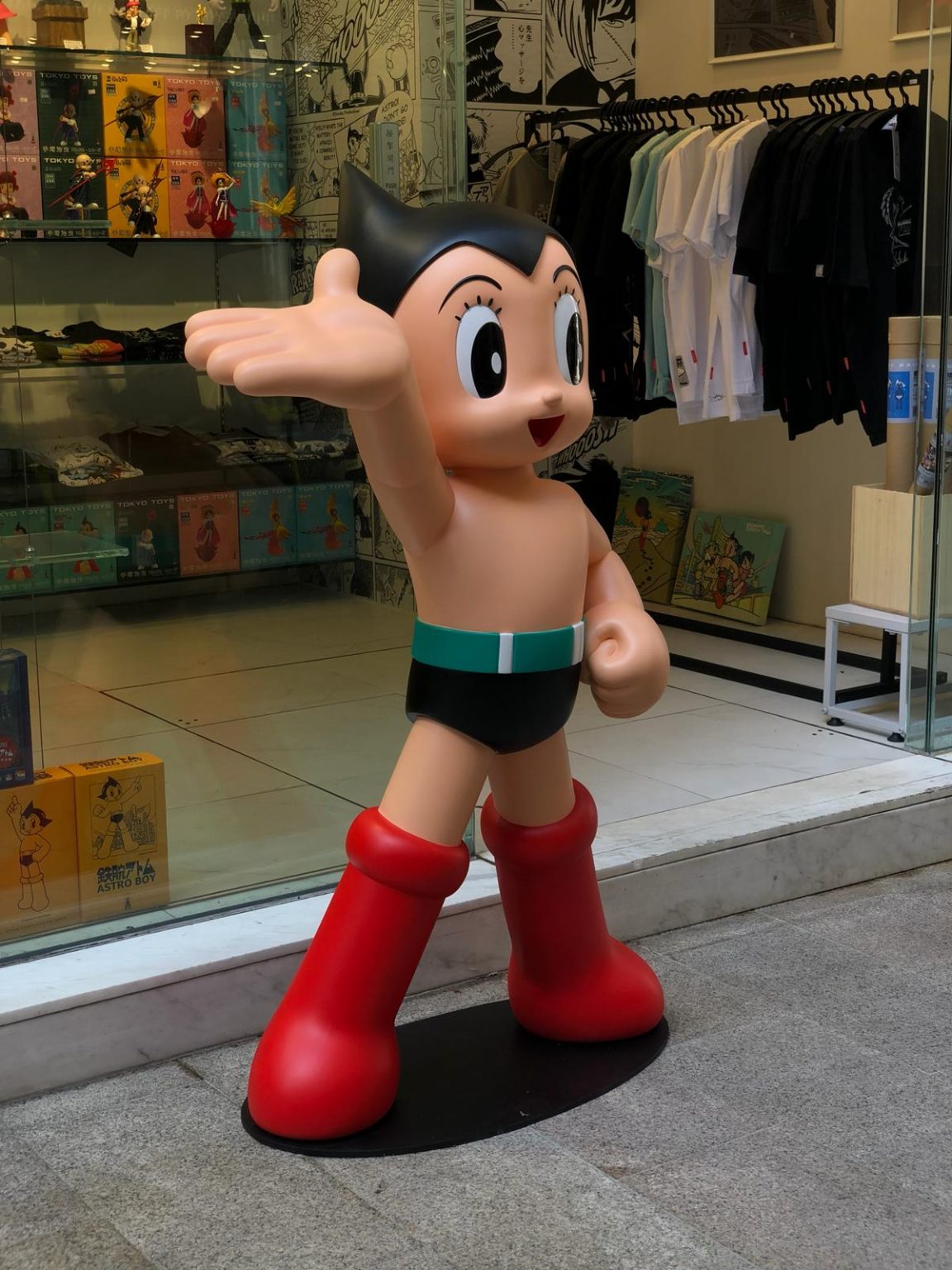TOKYO TOYS Astro Boy Fiberglass 1/1 Statue