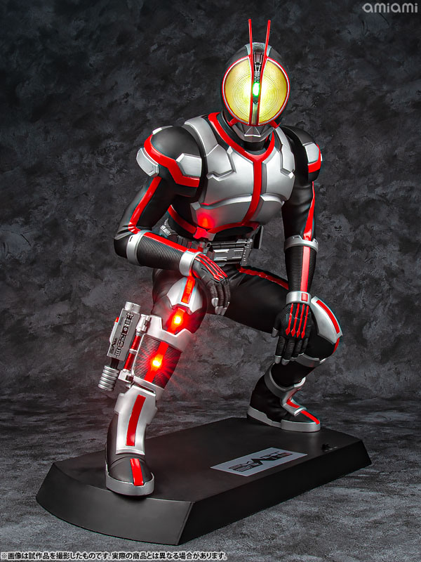 Ultimate Article Kamen Rider Faiz (MegaHouse)