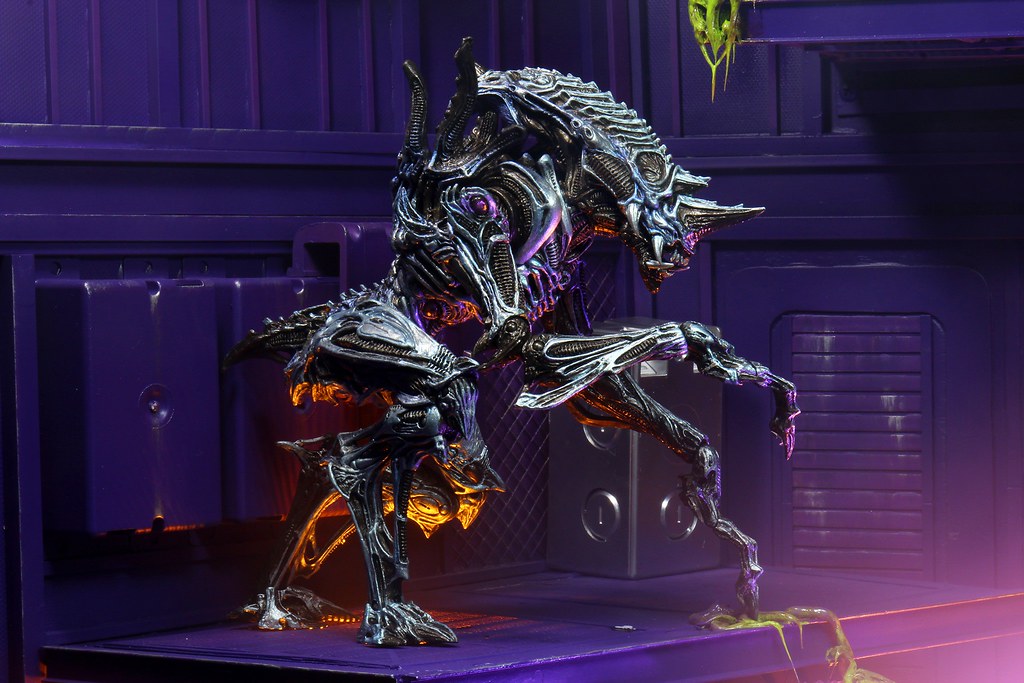 Ultimate Rhino Alien (Kenner Tribute)