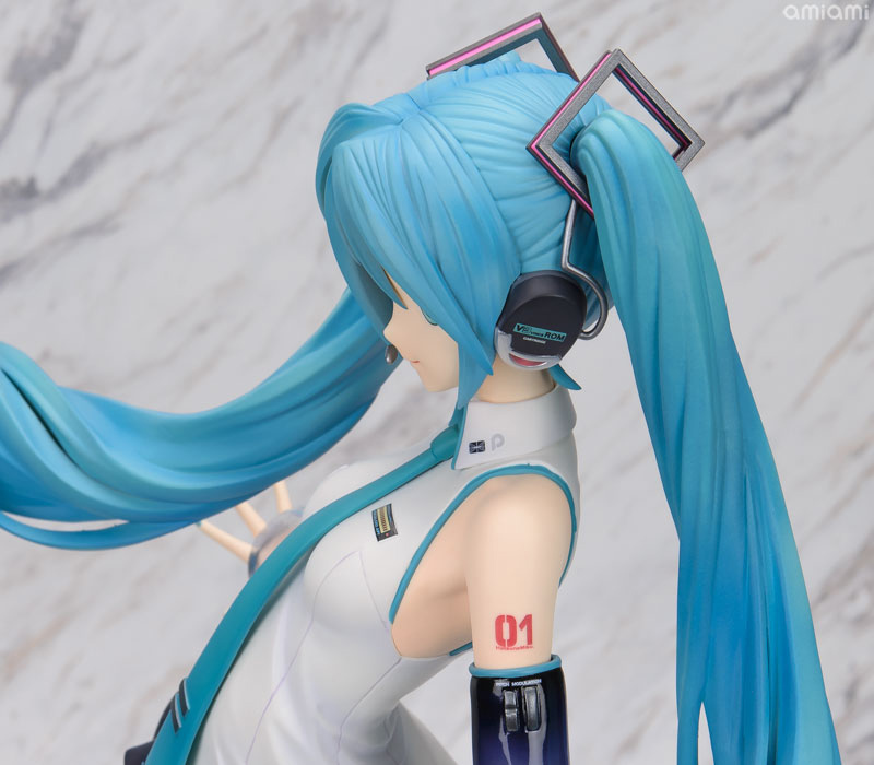 Character Vocal Series 01 Hatsune Miku V3 1/4